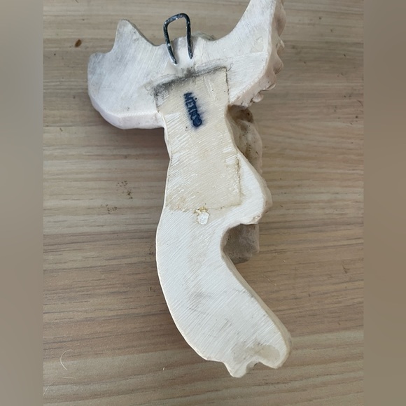 Vintage wall hanging of cherub blowing horn. Made in Mexico. - Picture 2 of 4